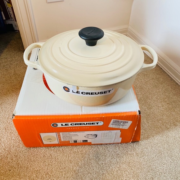 Le Creuset Other - Le Creuset new #24 3.5q